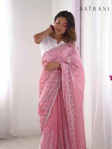 Nouveau design de sari long en soie pure, tendance, sur mesure, pour les occasions spéciales (fêtes, événements) à venir, avec pièce de blouse. - Product Image 4