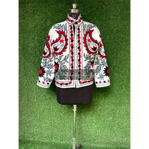 Veste unisexe d'hiver en coton indien Veste à broderie florale à la main Veste Suzani à la main Pardessus de style bohème hippie - Product Image 5