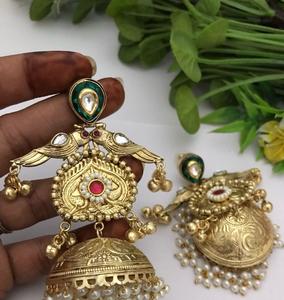 Boucles d'oreilles Fusion faites à la main pour femmes pour des looks festifs décontractés et de mariage Accessoires de mode avec pierre de Zircon pour les cadeaux - Product Image 2