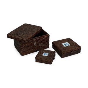 Juego de 2 Cajas de Almacenamiento de Mimbre y Ratán con Detalles de Cerámica, Caja Decorativa de Mimbre con Tapa, Venta al por Mayor, Vietnam - Product Image 5