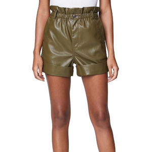 Pantalones cortos de cuero PU de color sólido OEM personalizados para hombre, pantalones cortos de cuero de fitness ajustados para hombre, ropa informal de estilo veraniego al por mayor - Product Image 4