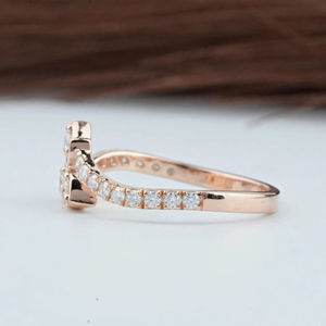 Bague de fiançailles en or rose pur 10 carats certifiée IGI, élégante, avec un design à trois fleurs, diamant de laboratoire cultivé, pavé, cadeau d'anniversaire - Product Image 3