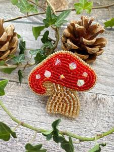 Porte-clés brodé à la main avec fleurs mignonnes pour filles, décoration de porte-clés floral, porte-clés à fleurs perlées, pendentif de porte-clés - Product Image 6