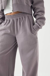 ชุดออกกำลังกายผู้หญิงแบบสบายๆ ทรงหลวม ขายดี ดีไซน์เฉพาะ พร้อมเอวยางยืด ผ้าฝ้ายออร์แกนิคนุ่มสบาย เหมาะสำหรับการฝึกซ้อม - Product Image 6