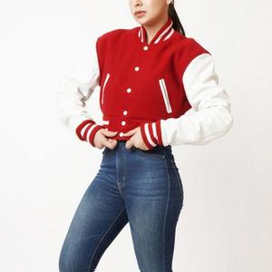 Chaqueta universitaria de cuero auténtico con letras de lana para mujer, Color rojo personalizado con logotipos bordados, hecha en Pakistán, nueva condición - Product Image 1