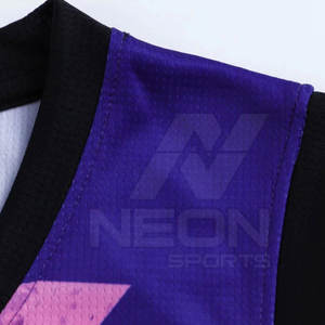 ชุดบาสเก็ตบอลผู้ชายสั่งทำสีได้ ไซส์ใหญ่ น้ำหนักเบา ราคาประหยัด ผลิตในปากีสถาน - Product Image 4