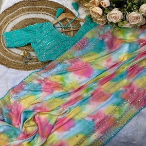 Sari en soie douce VASTRA COTTAGE avec imprimés prismatiques, broderie, travail de paillettes, bordure mignonne avec velours, entièrement cousu, avec un chemisier - Product Image 2