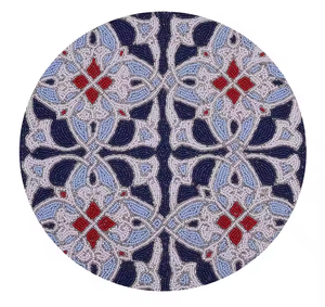 Chemin de table perlé 13x13 le plus durable, motif mosaïque multicolore, napperon à thème tendance de Noël, idéal pour le budget - Product Image 1