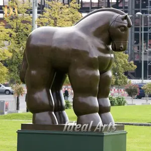 Большая наружная декоративная металлическая статуя Fernando Botero