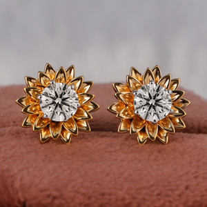 Pendientes de diamantes de oro de 10KT personalizados con forma de flor de diamante cultivado en laboratorio de corte redondo para mujer con nuevo diseño personalizado de moda - Product Image 1