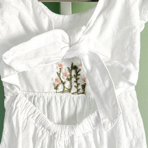 Vestido de lino suave bordado a mano para niñas, estilo informal para el primer cumpleaños de niños pequeños, OEM hecho en Vietnam - Product Image 5