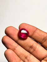 Pierre précieuse ovale à facettes en rubellite naturelle