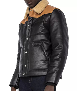 Chaqueta de Invierno Unisex de Cuero Negro, Estilo Urbano, con Patrón de Letras, Cuello Camisero, Diseño Acolchado, Cierre de Cremallera, Bolsillos Delanteros Grandes - Product Image 1