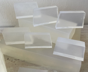 Clear Melt Pour Soap Base Transparent Glycerin Material Cosmetic Raw Supply Bulk Manufacturing Grade OEM Private Label <b>Pallet</b> - Product Image 2