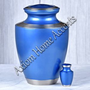 โกศทองเหลืองพร้อมการออกแบบที่หรูหราและฝาปิดที่ปลอดภัยเหมาะสำหรับการจัดเก็บขี้เถ้าจากสัจพจน์ของบ้าน - Product Image 4