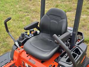 CORTACÉSPED LISTO PARA ENVÍO CORTACÉSPED KUBOTA SERIE Z200 Z232KW 42 22HP CON CUBIERTA DE CORTE - Product Image 5