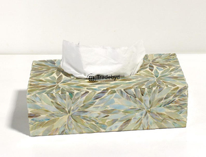 Porte-mouchoirs en bois avec motif floral gravé, design de qualité supérieure, décoration artistique pour la maison moderne, utilisation au bureau - Tradebyd - Product Image 3