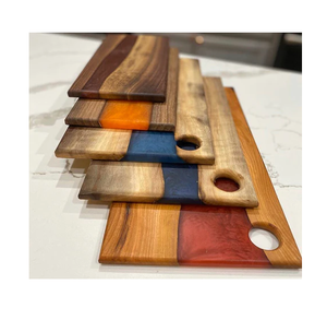 Planche à découper en bois d'acacia et résine faite à la main planche à fromage de différentes couleurs en résine époxy plateau de charcuterie personnalisation en résine - Product Image 1