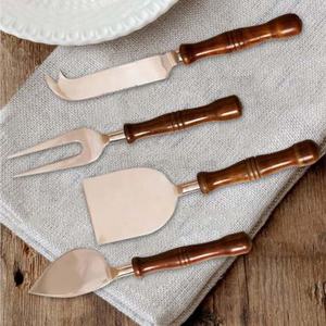 Vente en gros Luxe 100% Ensemble d'outils à fromage écologiques Lame en acier inoxydable plaqué argent Couteaux à fromage Épandeurs Manche en bois - Product Image 1