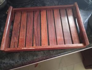 Plateau de service rectangulaire en bois de manguier fabriqué à la main avec plateau en bois de finition naturelle pour salle à manger, cuisine et décoration intérieure - Product Image 4