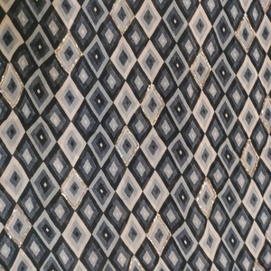 Tissu Georgette Brodé à la main avec des impressions sur soie - Product Image 3