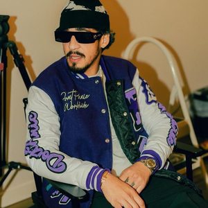 Chaqueta Universitaria Personalizada para Hombre, Chaqueta Universitaria Gruesa para Hombre al por Mayor con Bordado Personalizado y Manga de Cuero - Product Image 2