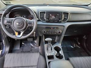 2019 Kia Sportage AWD LX 4 portes SUV 14,585 Miles Lumière automatique Intérieur Cuir Panoramique Gaz Électrique Diesel Essence Options - Product Image 6