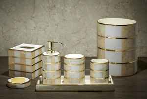 Ensemble de salle de bain 4 pièces en résine de luxe fait à la main d'Inde Modèle d'ange durable - Product Image 1