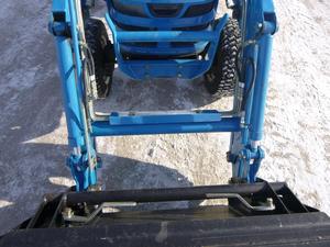 Tracteur à chenilles 4x4 30 CV LS MT232HE 2025 avec moteur, pompe et boîte de vitesses À VENDRE - Product Image 2