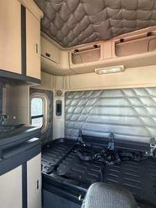 รถบรรทุกมือสองยอดนิยม ปี 2016 รุ่น Coronado 122 SD Sleeper - รถบรรทุกพื้นเรียบแบบมีเตียงนอน 455 แรงม้า เกียร์ธรรมดา 13 สปีด พร้อมจัดส่งทั่วโลก - Product Image 3