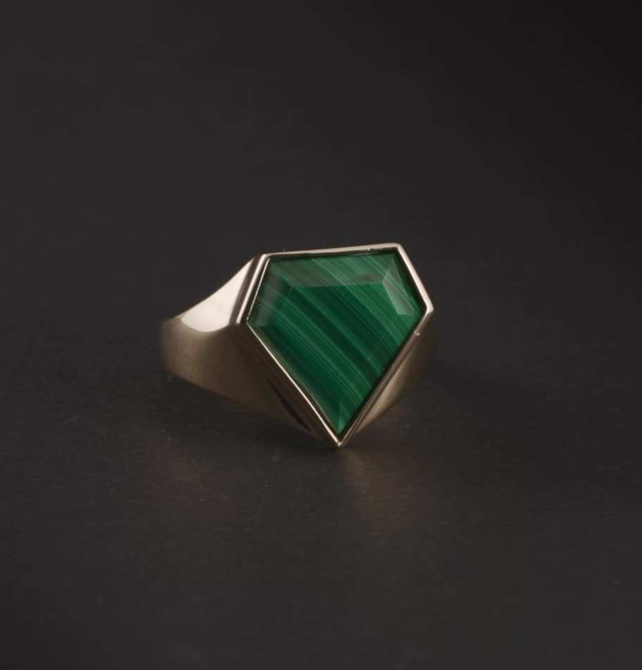 สีเขียว