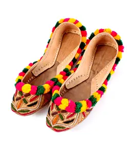 Desain mewah buatan tangan kustom grosir sandal mewah sepatu Khussa Punjabi Jutti kualitas tinggi kosong latihan luar ruangan Khussas