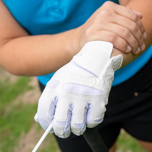 Gants de golf en cuir Cabretta perforé de luxe avec impression de logo de broderie d'étiquette personnalisée pour les événements ou la vente au détail - Product Image 5