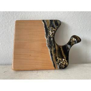 Vente en gros de vaisselle multifonctionnelle Planche à fromage en bois et résine époxy Planche à découper émaillée de couleur océan pour ustensiles de cuisine - Product Image 3
