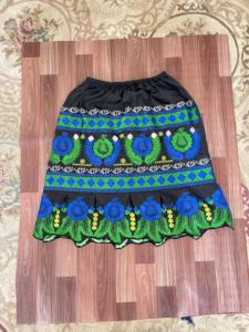 กระโปรงทรงบอลกาวน์ผ้าฝ้ายพลีทสำหรับผู้หญิงสไตล์โพลินาเชียน ระบายอากาศได้ดี ปักลายสไตล์พังก์ เอวธรรมชาติ สำหรับฤดูร้อน สีตามสั่ง - Product Image 2