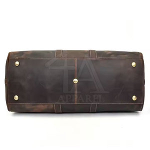 Bolsa de lona de cuero personalizada con diseño clásico Cremalleras fuertes Costura premium y correa ajustable Ideal para actividades - Product Image 5