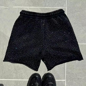 Pantalones cortos para hombre de lana de algodón 100% de peso pesado, pantalones cortos estampados de pantalla de calidad Premium con detalles de diamantes de imitación para estilo de calle - Product Image 2