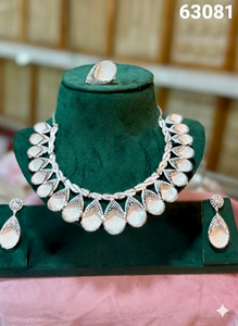 Ensemble de collier géométrique de style statement en argent de qualité supérieure avec boucles d'oreilles pendantes assorties, bijoux de luxe pour mariage et soirée, modèle 63049 - Product Image 2