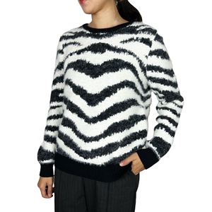 2025 pull tricoté pour dames conçu sur mesure chaud respirant pour les vêtements d'hiver de saison mince avec logo avant et arrière - Product Image 1