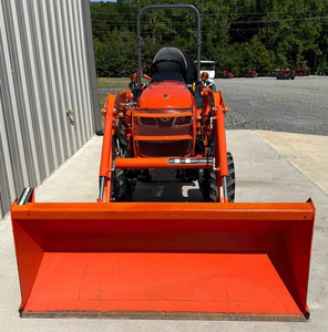 รถแทรกเตอร์ขนาดเล็ก Kubota LA434 4x4 พร้อมบุ้งกี๋ตักดินด้านหน้า ลดราคาพิเศษ - Product Image 4