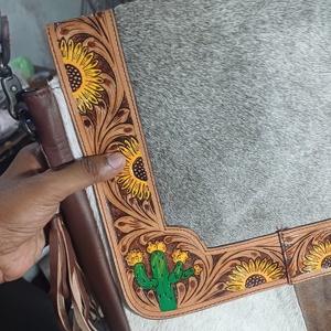 Vente chaude fourrure de vachette sculpture frange cuir sac à bandoulière dos Double fermeture éclair poche dernière conception Western cuir sac à bandoulière - Product Image 3