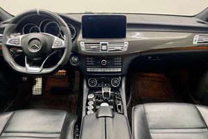 MERCEDES-AMG CLS 63 S 2015 USADO, Volante a la Izquierda/Derecha - Product Image 3