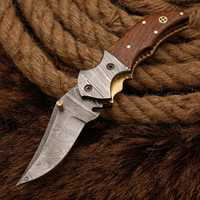 Couteau pliant artisanal en acier Damas sur mesure, qualité industrielle, pour le camping en extérieur, manche en bois, personnalisé avec étui