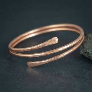 Bracelet en cuivre fait main pour l'exportation, offrant une offre fiable et un design traditionnel. - Product Image 6