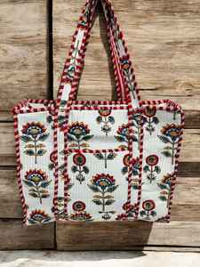 Premium Stylish Tote Bag Chic Spacious & Durable Perfect for Daily Use Travel Work Shopping Fashion Forward Design - Product Image 3