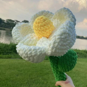Fleur géante au crochet, fleur décorative en laine tricotée à la main pour la décoration de la maison, événement de mariage, exposition, fabriquée au Vietnam - Product Image 2