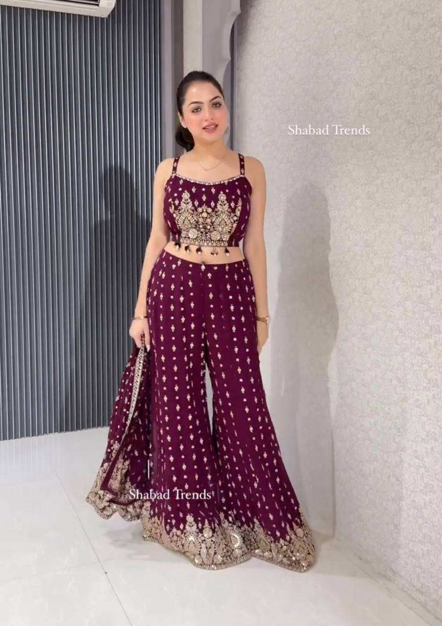 mehndi outfits for women