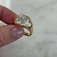 Anillo de compromiso de tres piedras de moissanita original con corte Asscher de 4.0 CTW, anillo de sello de diseñador de oro macizo de 10K para mujer