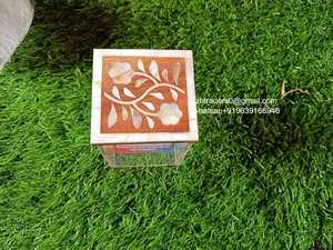 Caja de chocolate acrílica de lujo personalizada con tapa con Incrustaciones de nácar, ideal para Ramadán, Eid Mubarak y presentación de regalos de boda - Product Image 4