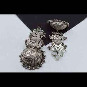 Pendientes de tuerca de moda para mujer, Plata pesada, aspecto similar, cuentas de perlas blancas, piedra Kundan jhumka, pendientes de latón hechos a mano, venta al por mayor - Product Image 4